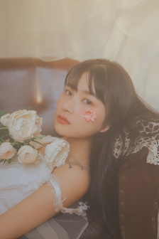 年轻的女学生在线观看